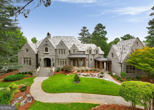 929 Middle Fork Trail, Suwanee