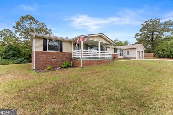1689 Old State Road, Pendergrass