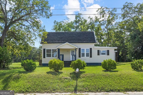 375 Baggs Avenue Pelham