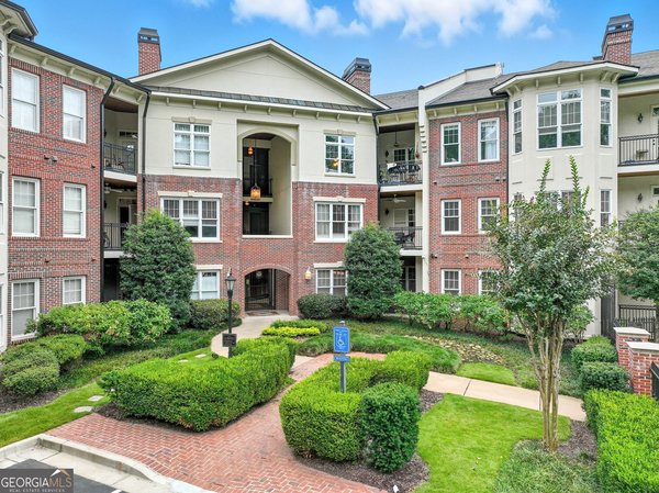 825 Highland Lane, Atlanta