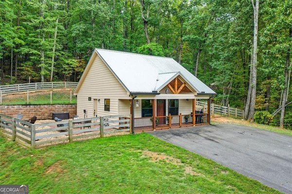 415 WOODS Road, Talking Rock