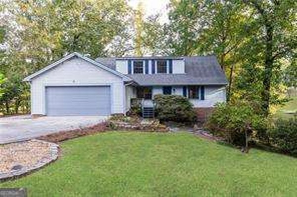 4268 Rocky Ledge Way, Snellville