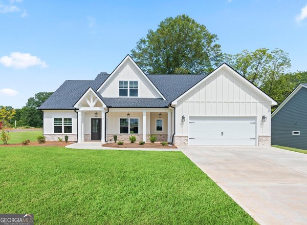 15 Cloverhurst Drive, Newnan