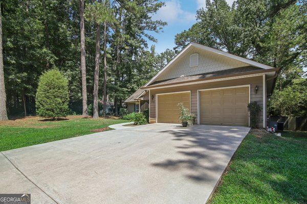 2786 Whisper Trail, Douglasville