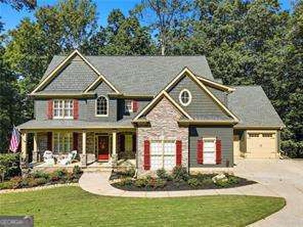 208 Ridgeview Court, Canton