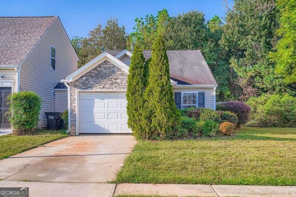 1025 Lakeside Circle, Covington