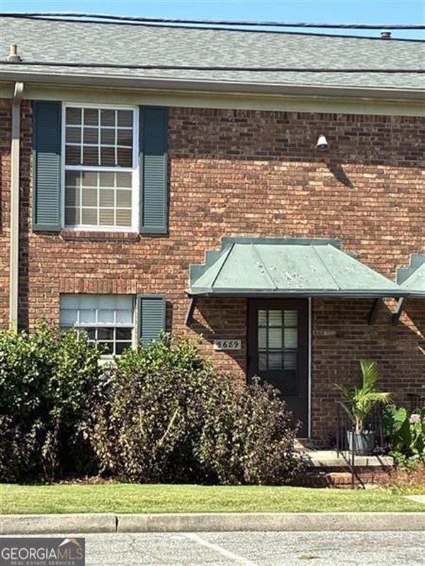 5689 KINGSPORT Drive, Sandy Springs