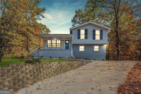 1056 Azalea Circle, Marietta