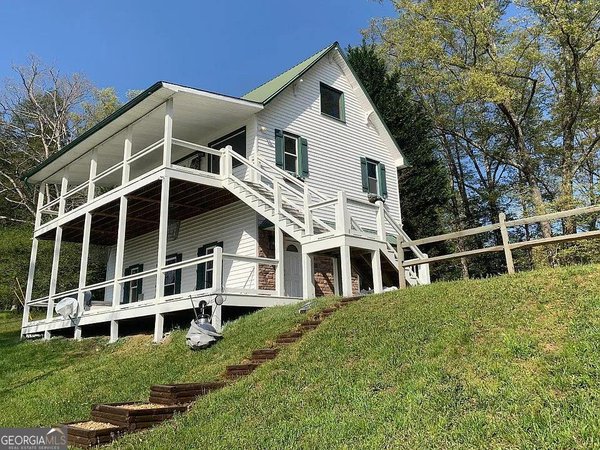 100 Blueberry Lane, Blue Ridge