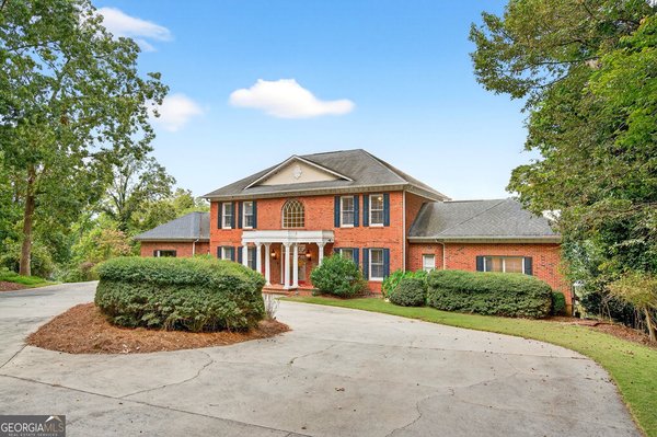 725 Mountain View Circle, Gainesville
