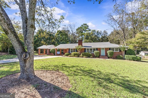 991 Old Post Road, Madison