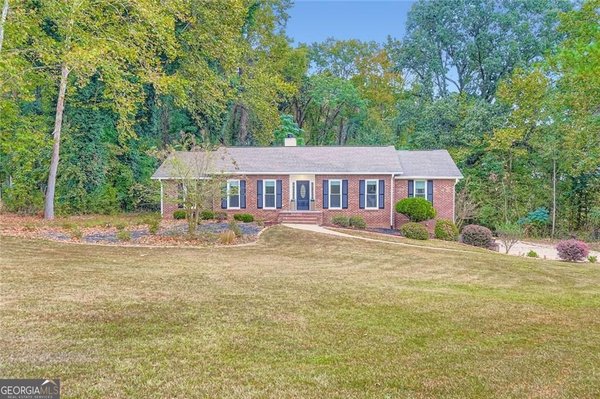 919 Kite Lake Trail, Fayetteville