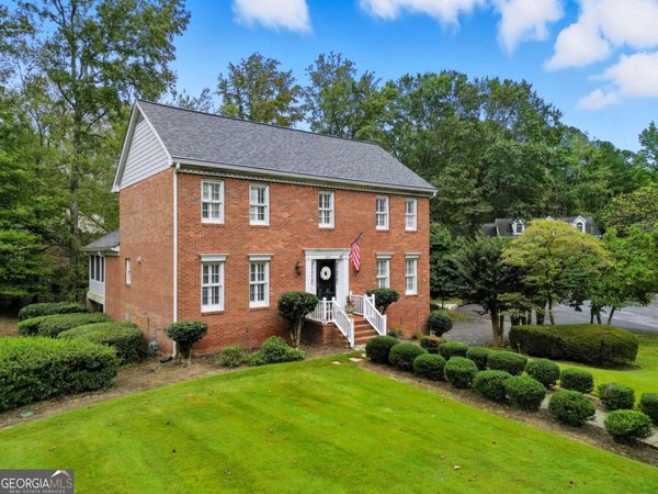 1502 Wood Thrush Way, Marietta