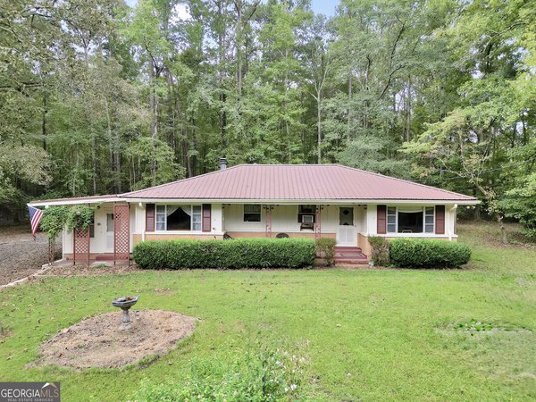 196 Jackson Lake Inn Road, Jackson