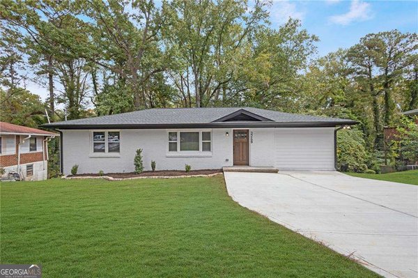 3268 Robin Road, Decatur
