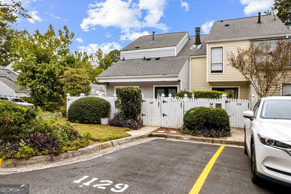 1129 Roselawn Lane, Marietta