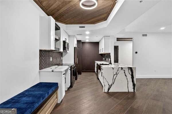 1074 Peachtree Walk, Atlanta