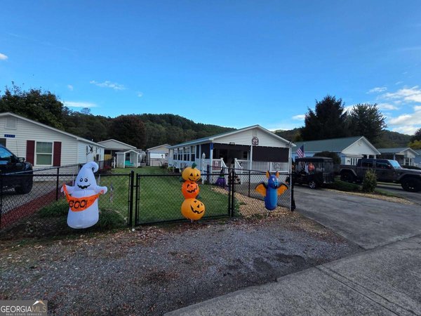 4321 Riverbank Run, Hiawassee