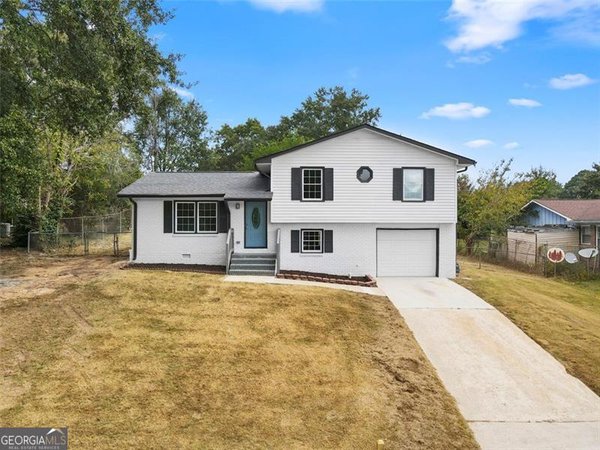 2436 WOOD VALLEY Drive, Morrow