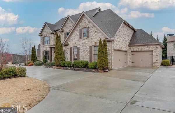 2372 Walkers Glen Lane, Buford