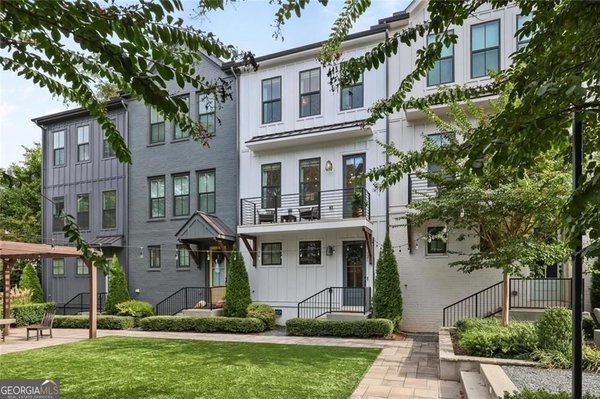 121 Chestnut Circle, Atlanta