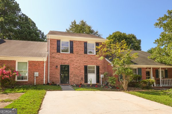 415 Williamsburg Way, Fayetteville