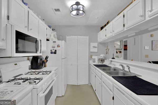 4358 Timberlake, Stone Mountain