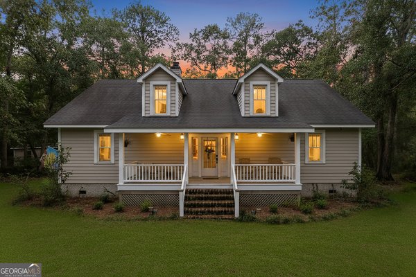 437 Kings Road, Midway