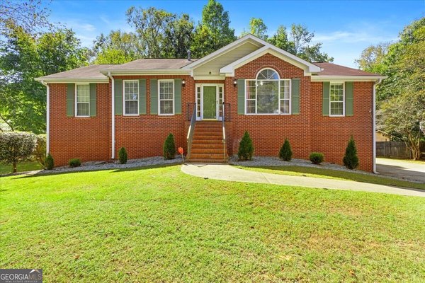 2071 Oakcreek Drive, Lithia Springs