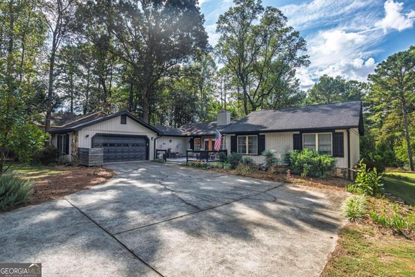 3725 Hunting Ridge Drive, Lilburn