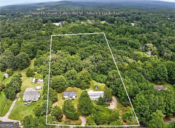 1561 Pleasant Valley Road, Silver Creek