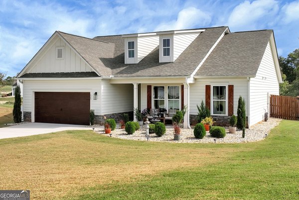 425 Crystal Way, Cornelia