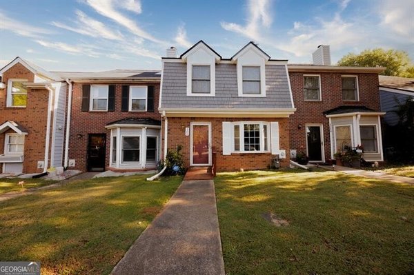 3244 Hampton Court, Smyrna