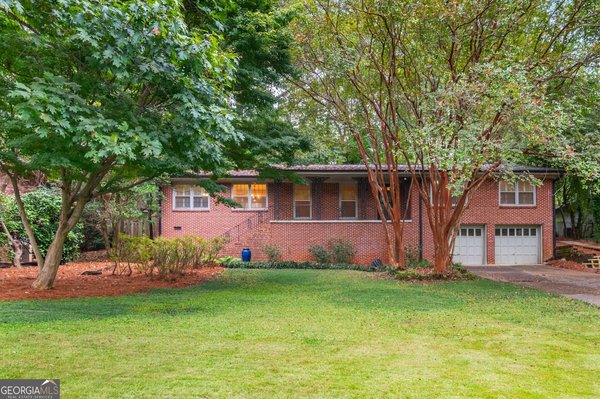1077 Vistavia Circle, Decatur