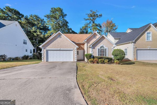 2255 Lake Royale Drive, Riverdale