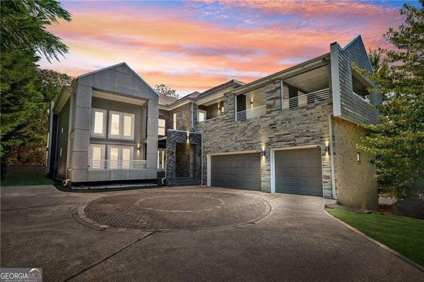 302 Summer Garden Drive, Marietta