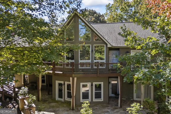 159 Zeppelin Strasse, Helen