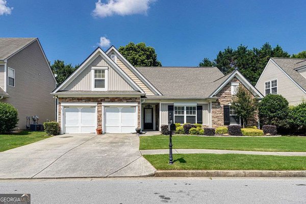 2423 Walnut Tree Lane, Buford
