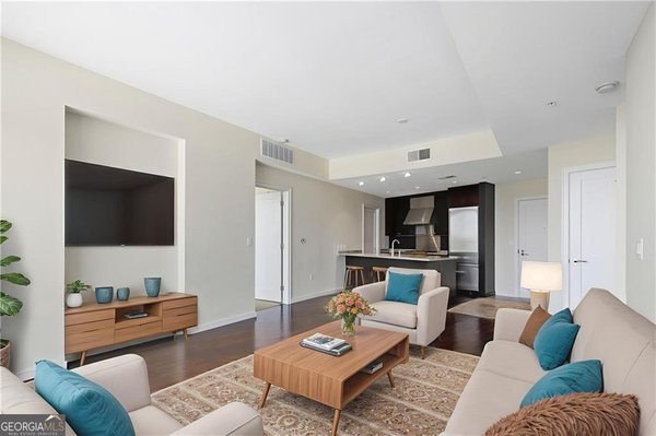 3325 Piedmont Road, Atlanta