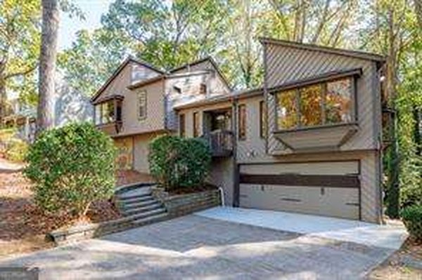 2864 Sudbury Court, Marietta