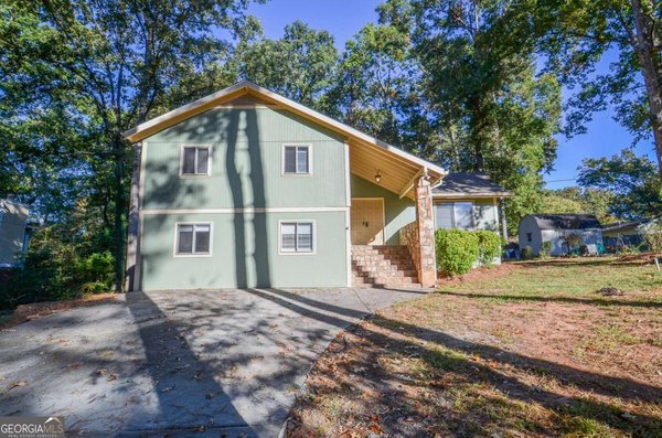 3173 Falconhurst Drive, Lilburn