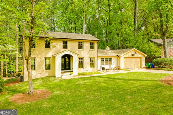 2433 Helmsdale Drive, Atlanta