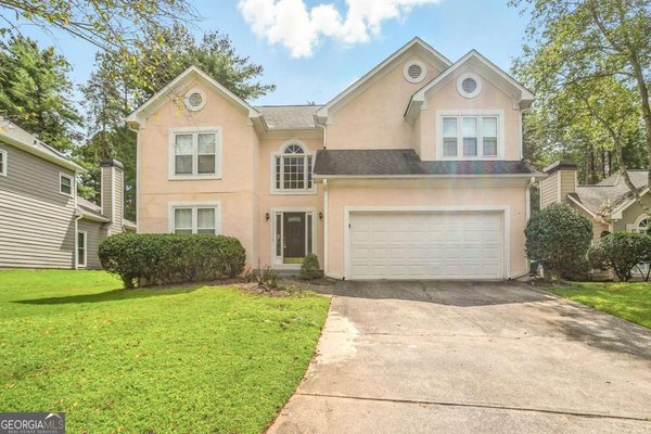 140 Glen Holly Drive, Roswell