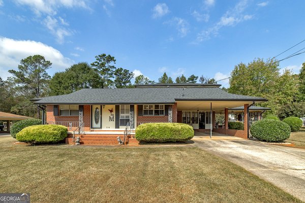 70 North Drive, Hampton