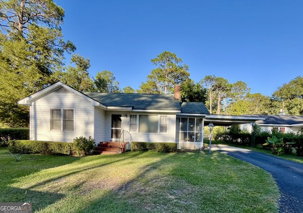 404 Community Drive, Waycross