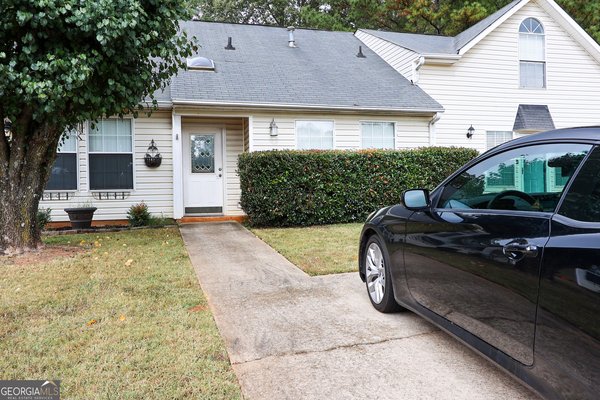 6170 Field Stone Drive, Douglasville