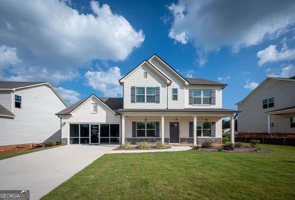 560 Calgary Downs Drive, Winder