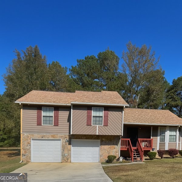 3325 Estate Lake Drive, Fairburn
