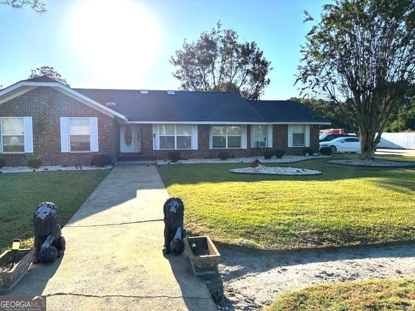 102 Pine Grove Drive, Savannah
