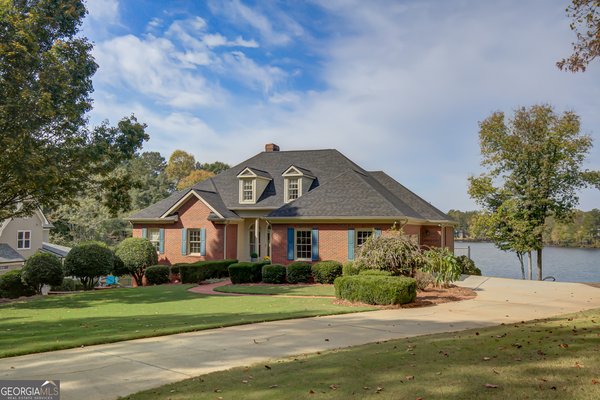 215 South Shore Drive, Newnan